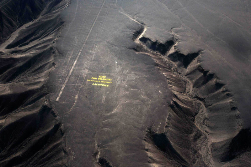 Illustration for article titled This Greenpeace Stunt May Have Irreparably Damaged Peru's Nazca Site